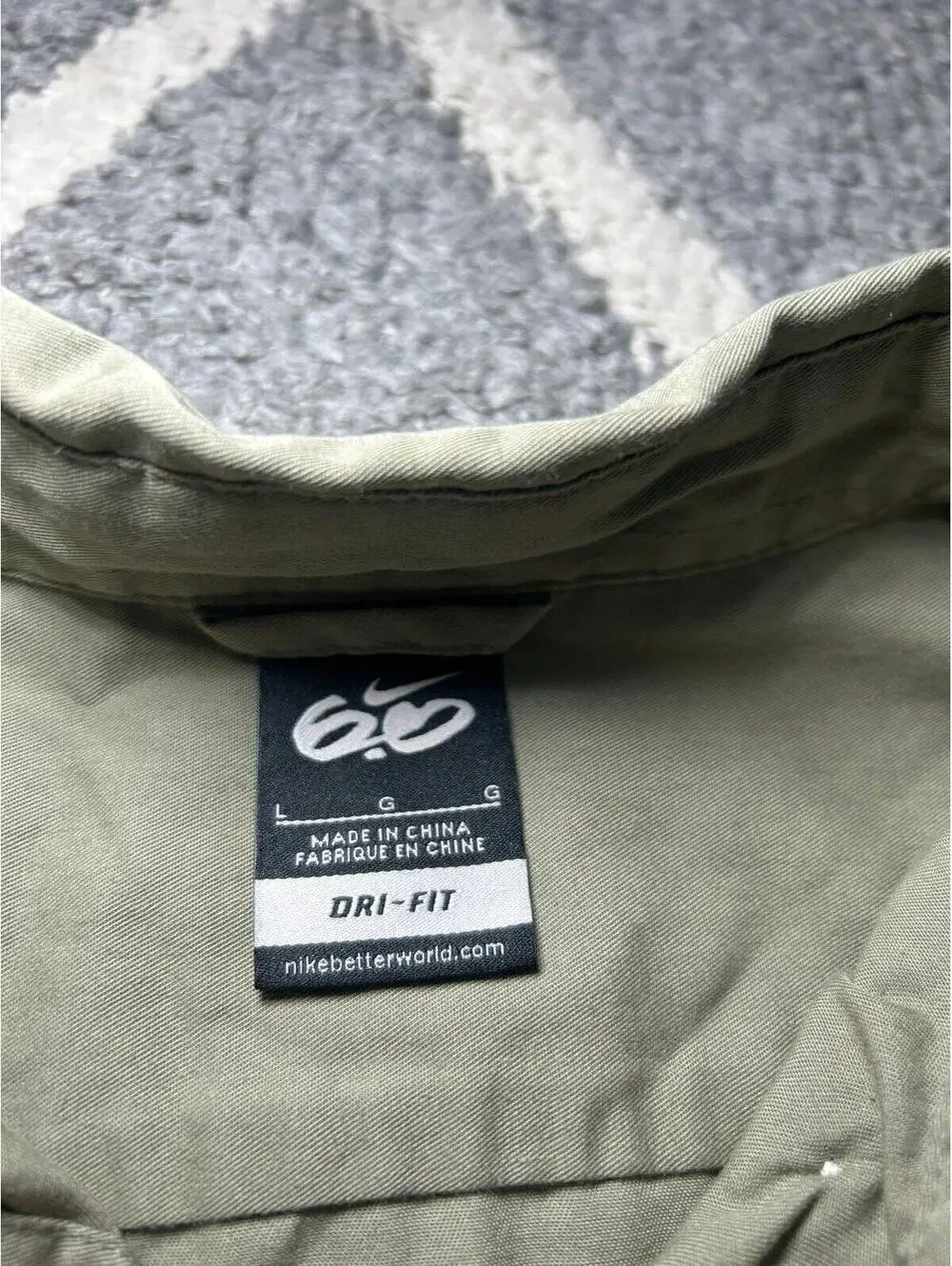 Nike 6.0 Dri-Fit Long Sleeve Button Shirt Mens Large olive greenSkateboarding